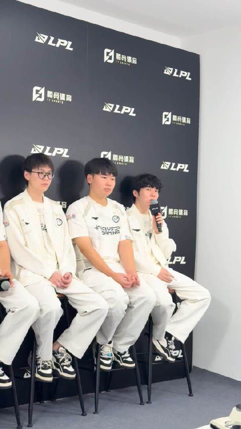 Rookie谈iG季后赛失利,称将调整状态备战冒泡赛