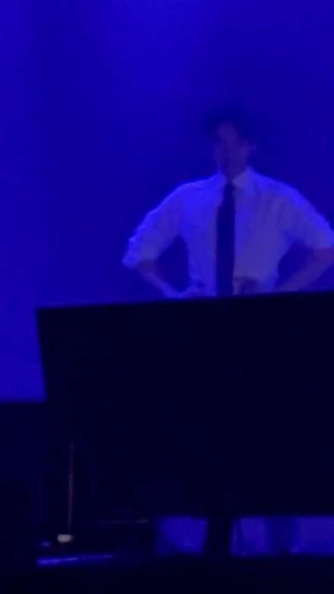 李钟硕跳了whiplash! 现在跟iu越来越像了