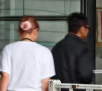 李连杰身体已康复，在包厢里看张艺兴演唱会，周星驰也送来了花篮