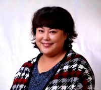 经历三次婚姻，老公一个比一个小，如今患癌，54岁和女儿相互依靠