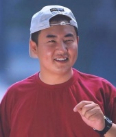 表面是演员，实际是“国际反恐专家”！这位著名老戏骨，隐藏好深
