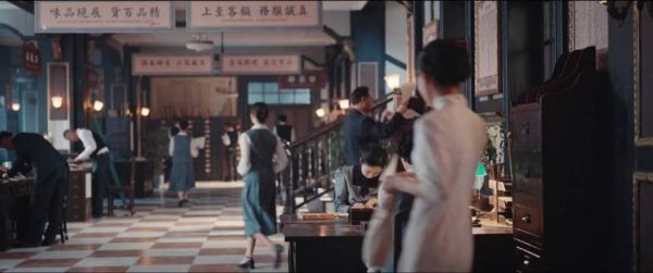 年代剧《灼灼韶华》再现势利柜姐，倪香影华姐交锋