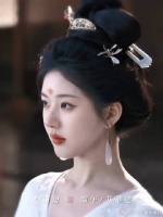 她逆路而上，向阳而生，祝贺端午苏幕遮绽放光芒！