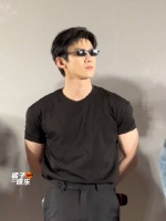 allblack的白敬亭，被这个背手硬控