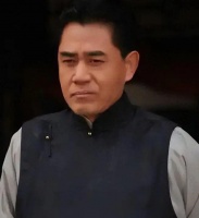 陈宝国也没想到，12年捧不红的儿子陈月末，如今却让他扬眉吐气