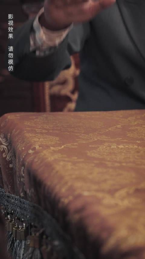 短剧·上海滩之陈真-第56集-陈真，一个来自小镇的青年，为了救治妹妹的重病，毅然决然地带着她来到了繁华的大上海。在这个充