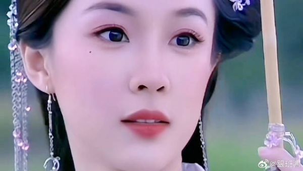 “其实我的五官长得都一般”这可是能驾驭住“仙、妖、鬼”的美貌