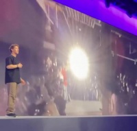 AMBUSH创意总监Yoon Ahn出席META Connect 2025活动并展示新款AI眼镜