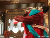 阿术元莫联手击杀白衣客后喜结连理