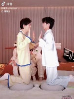 我爸在摔倒的过程中都在想要接住我妈，好安心