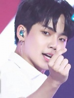 五年前的今天(200919)，TREASURE 崔玹硕 竖版直拍 @ 音乐-中心