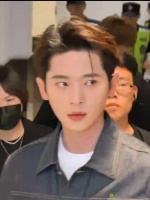 丞磊一出现 屏幕都亮了 此男迷死我了