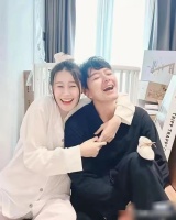 TVB模范夫妻街边卖鱼？两人配合默契，今年刚生子家庭幸福