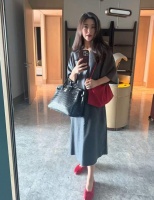 朱珠飞四川出差！拎60万爱马仕住快捷酒店，该省省该花花过得恣意