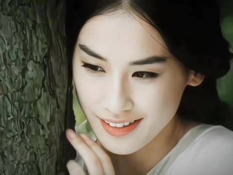 黄圣依谈选戏标准,追求社会意义与自我成长