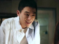 分手多年后两人在路上遇见，此刻两人心中有说不完的话