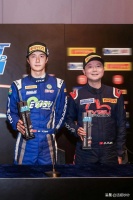 干啥都拿奖！85号赛车手王一博拿下季军！一身蓝色赛车服帅炸了！