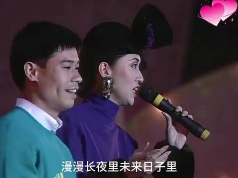 1989年梅艳芳李宁同台演唱，梅姑压低嗓音配合，不愧是大姐大！