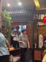 网友晒：什么神仙日子？吃个饭都能偶遇王楚钦