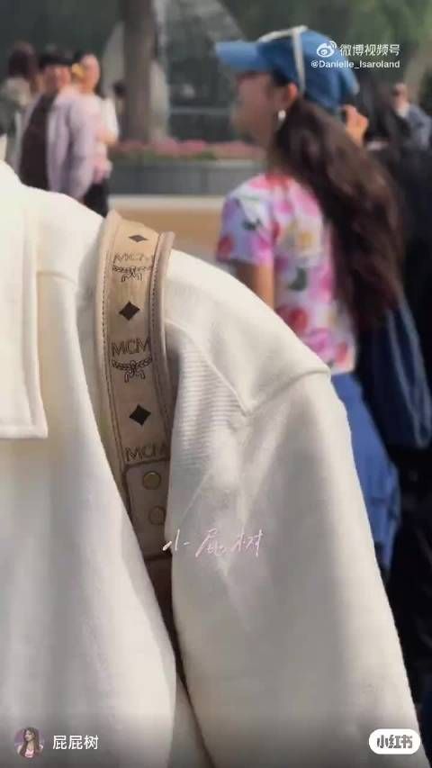下次换我偶遇我女神好吗 cr.图源水印