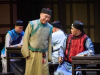 老中青演员同台演绎《茶馆》 展现北京曲剧传承成果