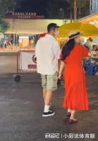 杜江夫妇泰国度假，坐三轮车出行，霍思燕体态匀称看着软玉温香的