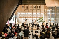 爱尔兰作家托宾第五次“中国行”再访成都 畅谈文学奥秘与漂泊人生