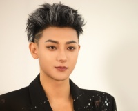 知名网红官宣破产，从模仿明星走红到被起诉，山寨版网红好日子到头了