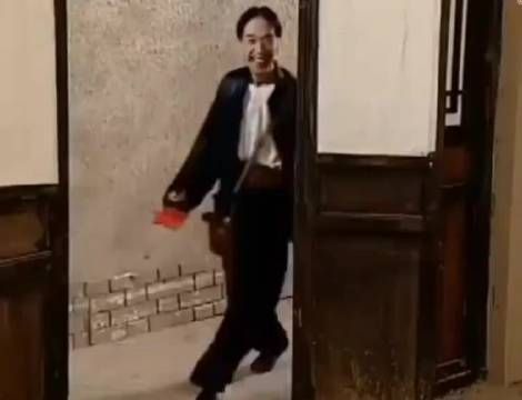 网上看到这段,这导演和编剧就这么整出来了西贝二字