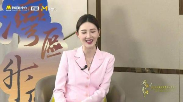 王源湾区升明月晚会独唱自作词歌曲骄傲