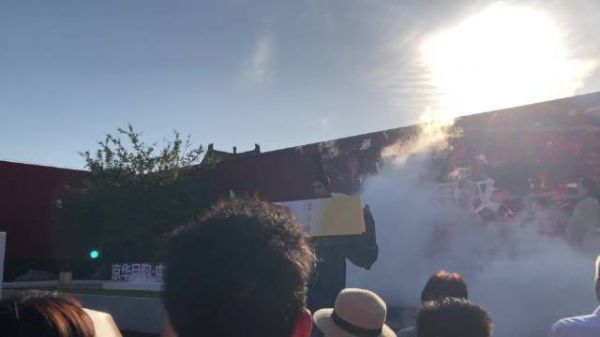 顶着无限的闪光弹在录视频，我也不知道啥样，总之在现场