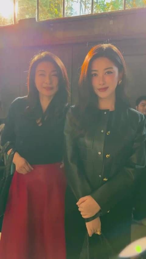 全民女神郭晶晶和朱珠在米兰相遇！