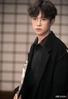 沉默的爆发：第四次金鸡奖提名，易烊千玺与他的“减法人生”