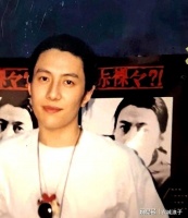 我去！郑钧的女儿也太美了，1：1复刻郑钧美貌，难怪郑钧更宠女儿