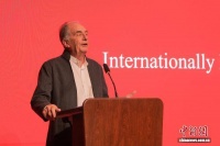 用镜头讲述中国变迁 国际知名摄影师作品展亮相上海