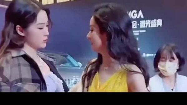 融不进的圈子别硬融，杨幂不愿给出联系方式，赵丽颖连连后退