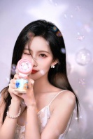 孟子义穿吊带裙身材窈窕又纯又欲 对镜wink灵动娇憨