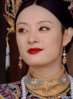 甄嬛：“一个秀女步步高升成为太后的故事”