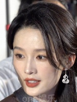 李沁高清怼脸直拍