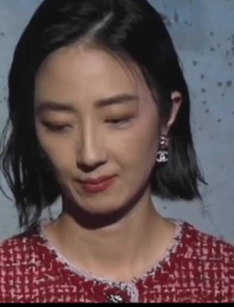 为何只许春来去,却不容我再少年?