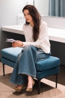 舒淇发布会造型简约时尚 笑容明媚松弛感拉满