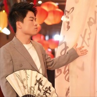 董宇辉又出绝招，使西安中秋晚会独领风骚，再显他文化策划的能力