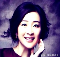 前人栽树后人乘凉？离婚21年，被前妻嫌弃的张嘉译却被现任当成宝