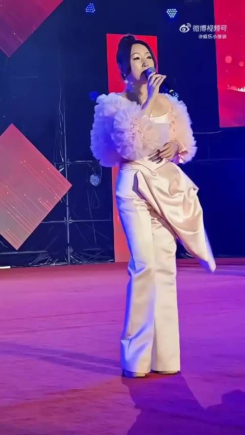 50岁杨钰莹独居深圳种菜授课,称不结婚是怕麻烦