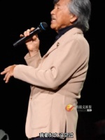 叶倩文演唱会脱外套爆汗，林子祥调侃引热议