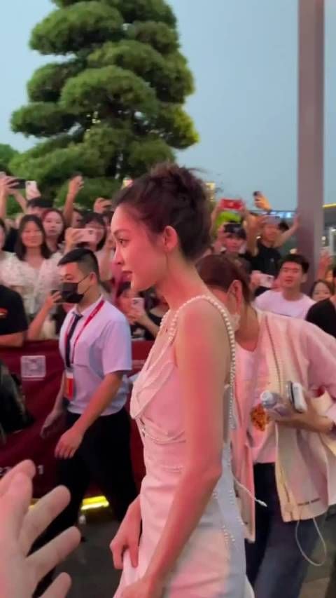 就是这个女的…天天撩拨我的心