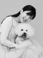 突发特讯！34岁歌手黄小玫因罕见病去世，上月露面无异样，引发高度关注