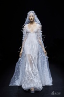 破岩生花！WE PRIVE 2026春夏秀以非遗湘绣演绎东方时尚力量