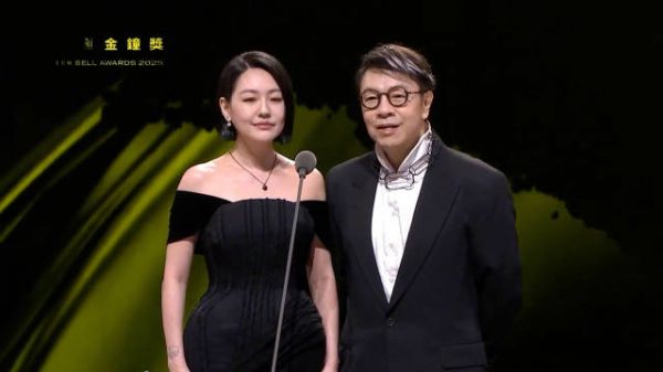 大半夜看到蔡康永和小S再次同台真的感慨万千!