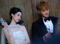 黄子韬徐艺洋秀恩爱到腻，疑奉子成婚，却不敢像陈伟霆何穗官宣